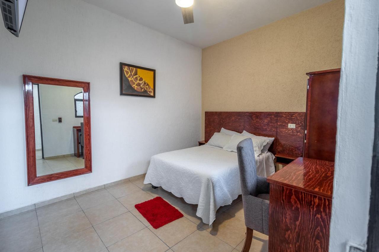 Hotel Casa Garatusa Yuriria Luaran gambar